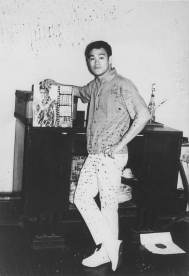 Young Bruce Lee: Life Story and Fabulous Photos of a Martial Arts Icon