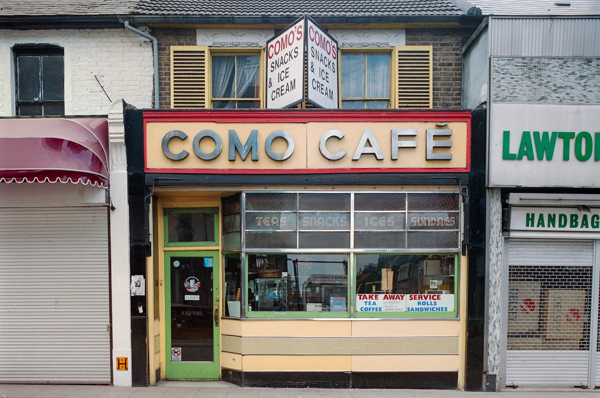 Como café, High St, Walthamstow, Waltham Forest, 1989