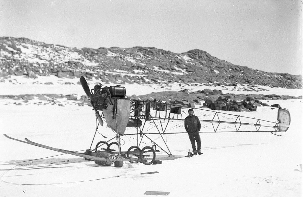 The 1911 Expedition to Antarctica: Frank Hurley's Photographic Documentation of the Australasian Antarctic Expedition