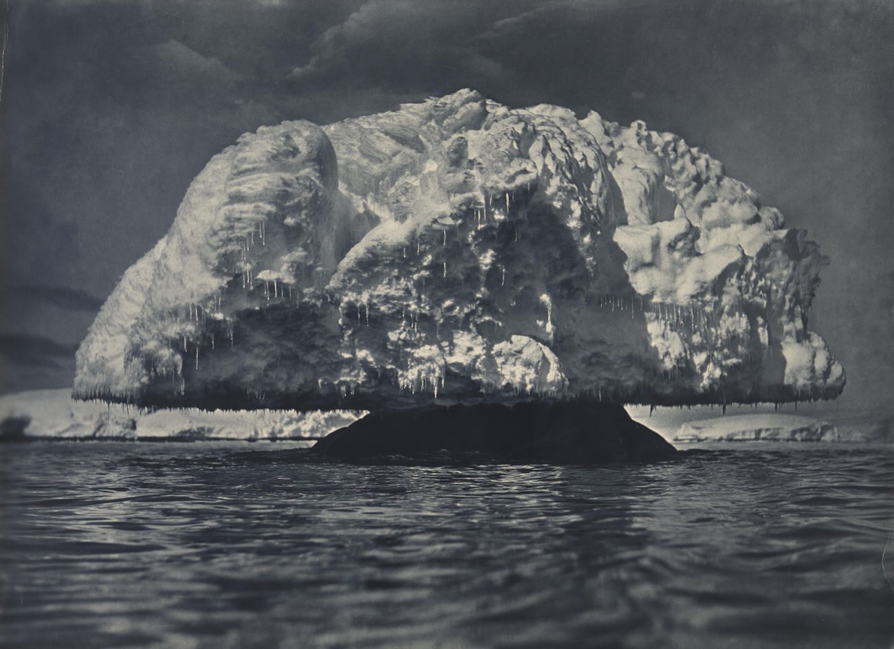 The 1911 Expedition to Antarctica: Frank Hurley's Photographic Documentation of the Australasian Antarctic Expedition