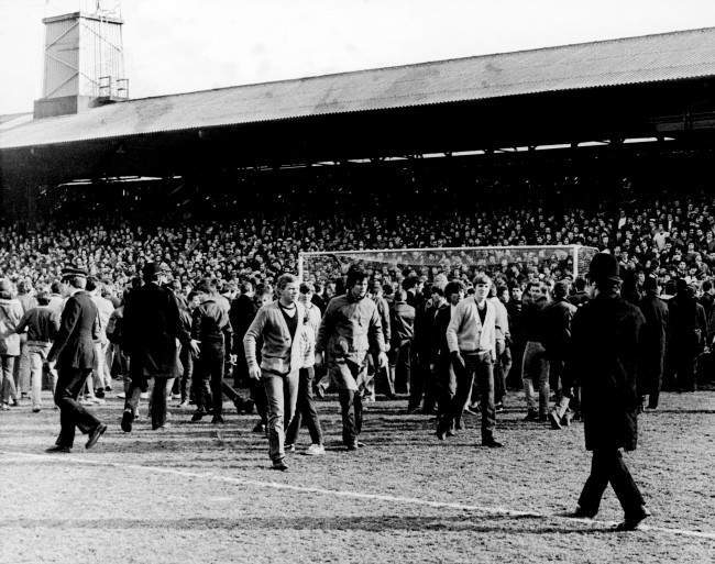 Vintage Photos Capture the Chaos and Confrontations Between British Police and Football Hooligans, 1970s-1990s