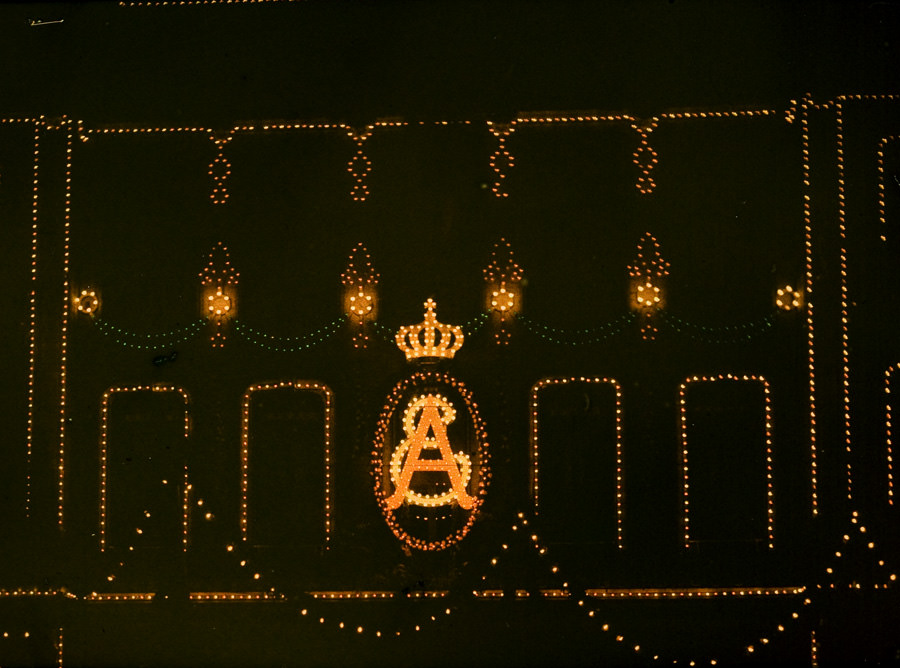 Charles Corbet, Festive illumination for King Albert I & Queen Elisabeth, 1910