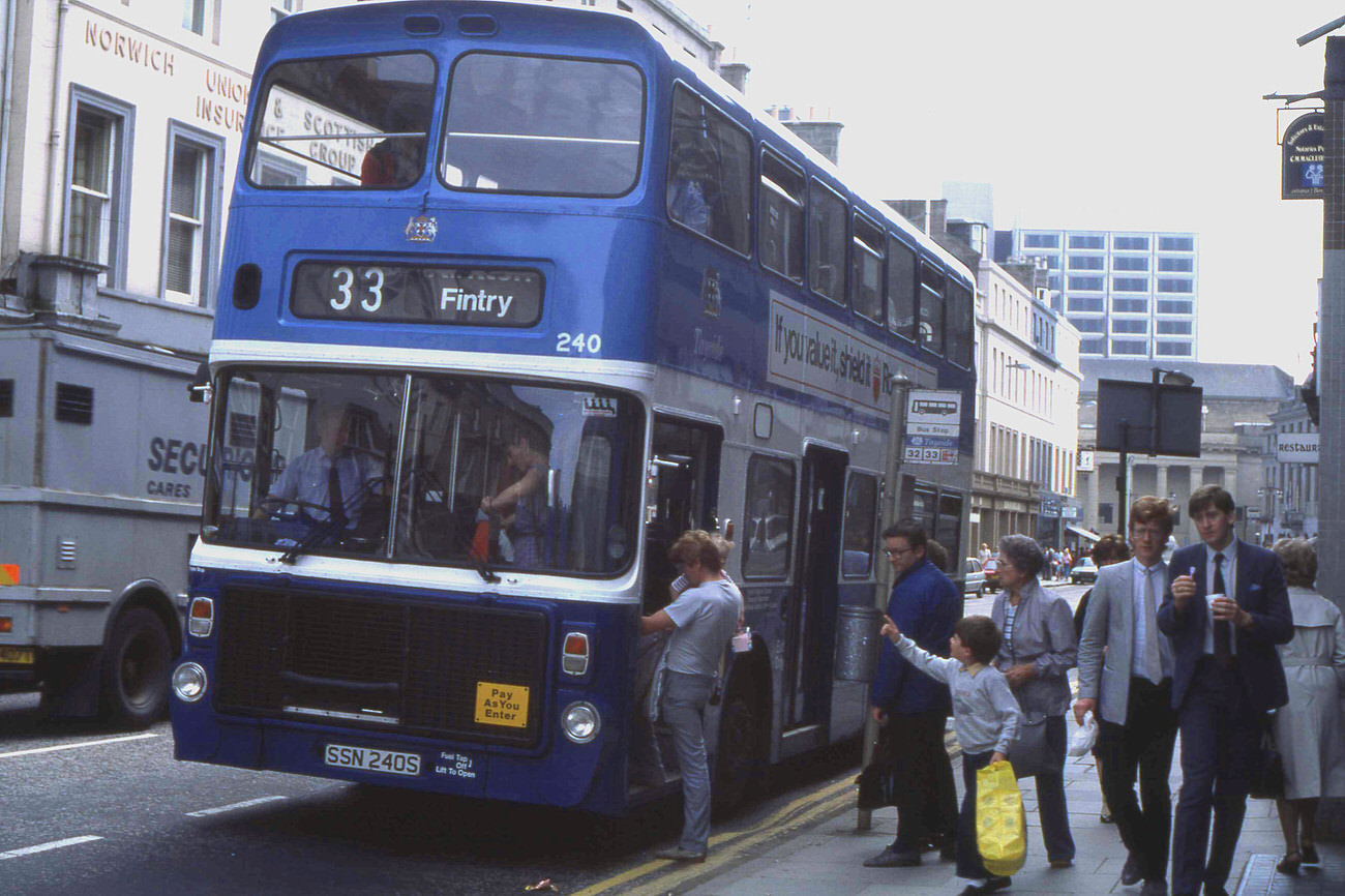 Volvo Ailsa in Reform Street, Dundee, 1985