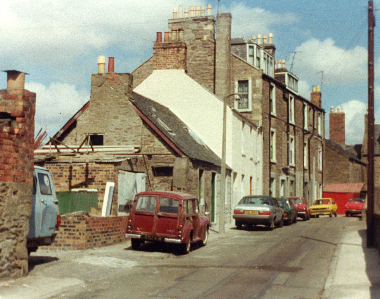 David Street, Broughty Ferry, 1982 A view of David Street, showing the tenement known as the ‘Mars Land’.