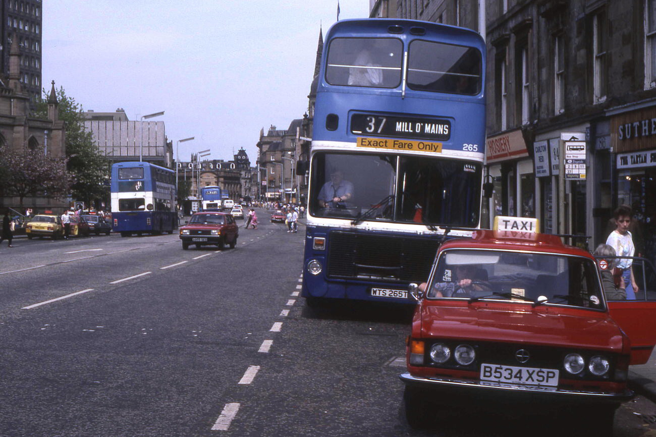 Buses and taxis in the Nethergate, Dundee, 1986