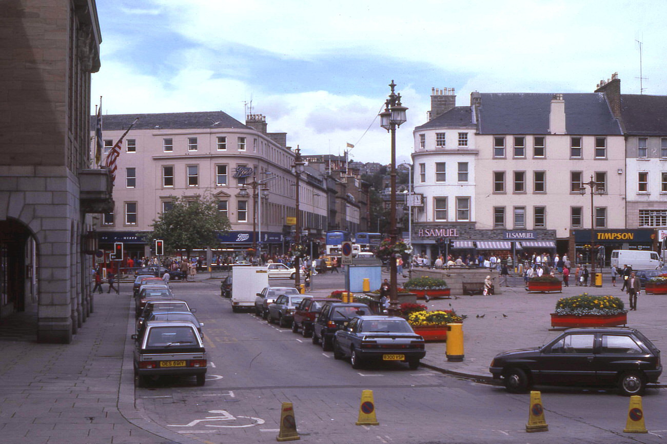 City Square, 1986