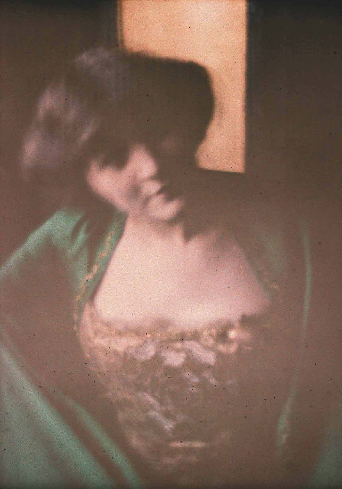 Stepping into a World of Color: Sublime Autochromes from Early 1900s France