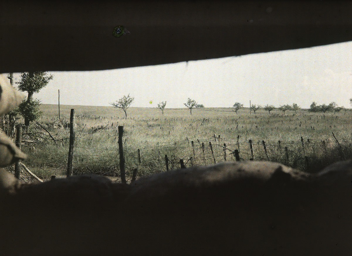 Stepping into a World of Color: Sublime Autochromes from Early 1900s France