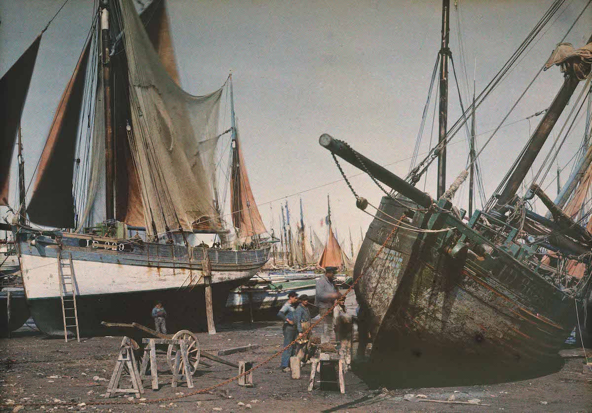 Stepping into a World of Color: Sublime Autochromes from Early 1900s France