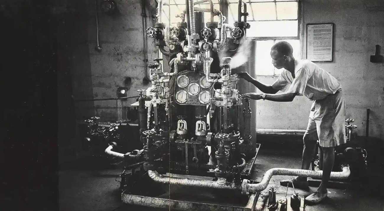 Worker at a shipyard, Burutu, Nigeria, 1959