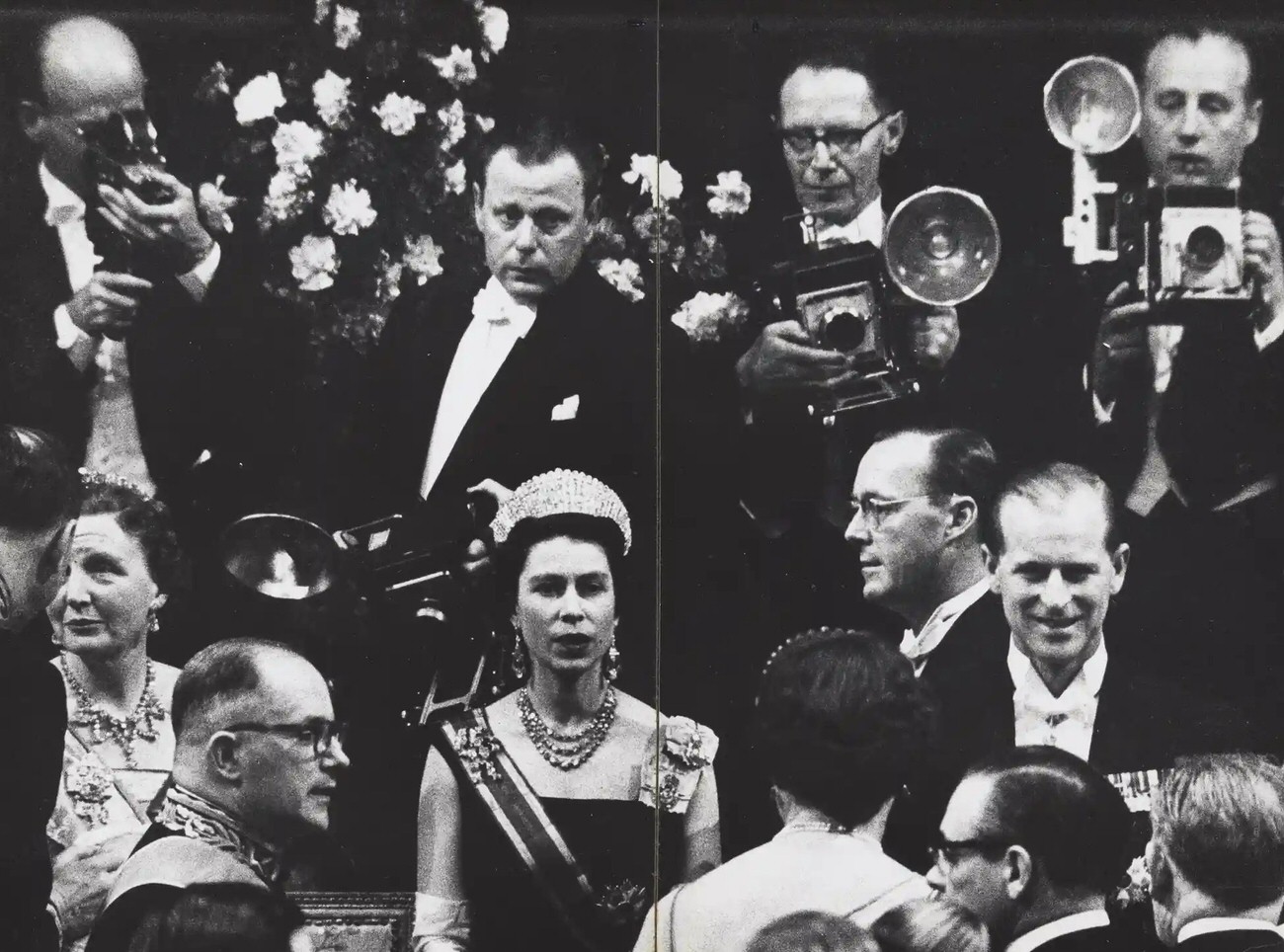 Dancers at party State visit of Queen Elizabeth II and husband, Prince Philip, to the Netherlands, Ridderzaal, The Hague, 26 March 1958