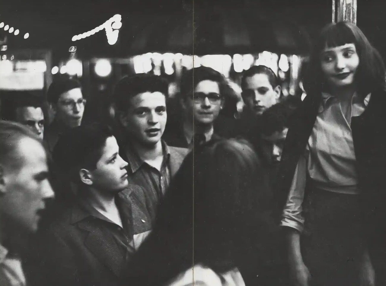 Sonja Kruiswegt (right) and others at the annual fair on the Nieuwmarkt