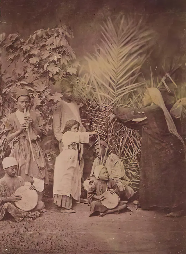 A Glimpse into the Daily Lives of Egyptians in the 1870s through the Lens of Émile Béchard