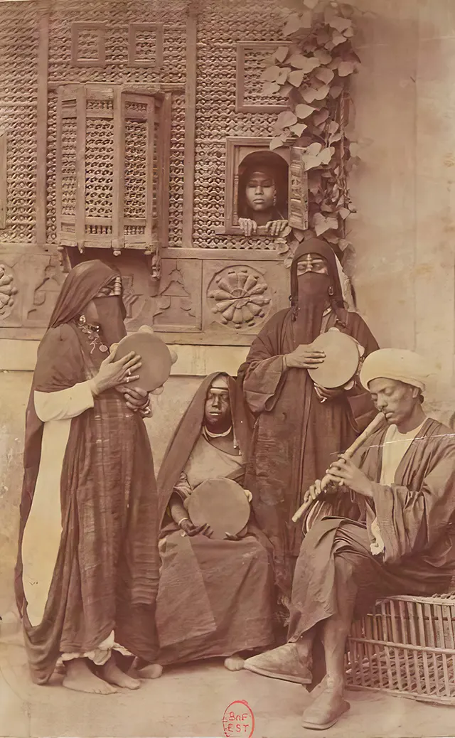 A Glimpse into the Daily Lives of Egyptians in the 1870s through the Lens of Émile Béchard