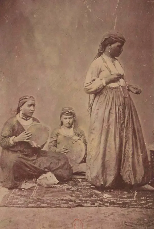 A Glimpse into the Daily Lives of Egyptians in the 1870s through the Lens of Émile Béchard