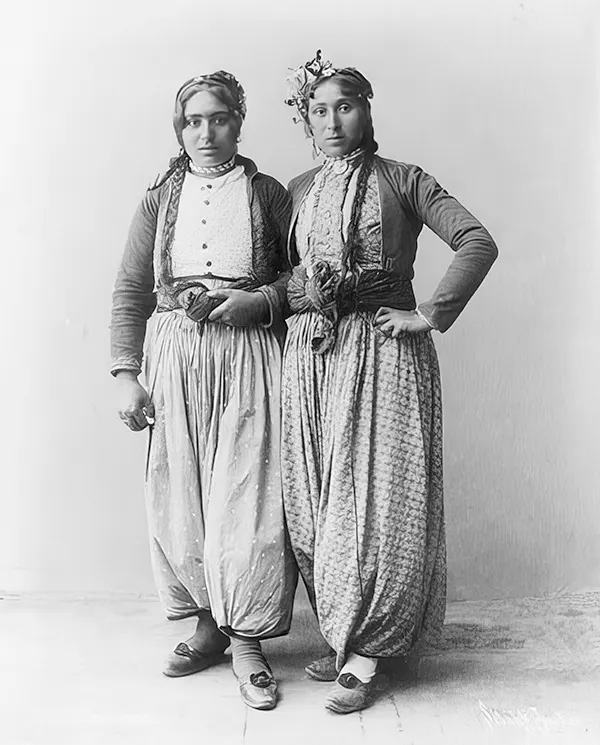 Two gypsy women standing, Palestine, 1893.