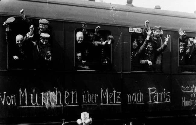 Bavarian soldiers leave Munich for the Western Front, 1915.