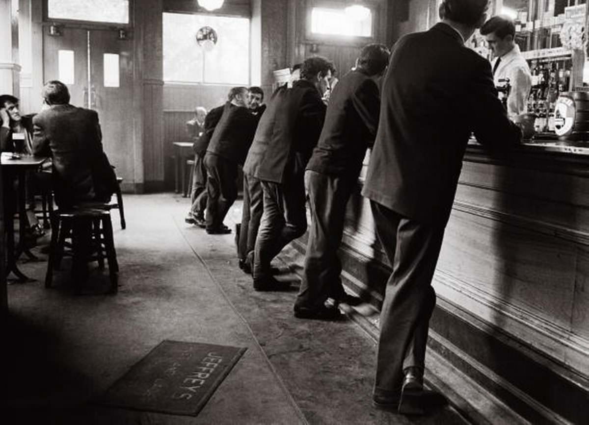 A Photographic Journey Through the Lives and Spirit of the Glasgow People in 1968