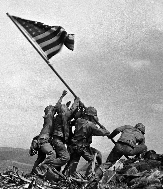 The picture won the Pulitzer Prize, 1945.