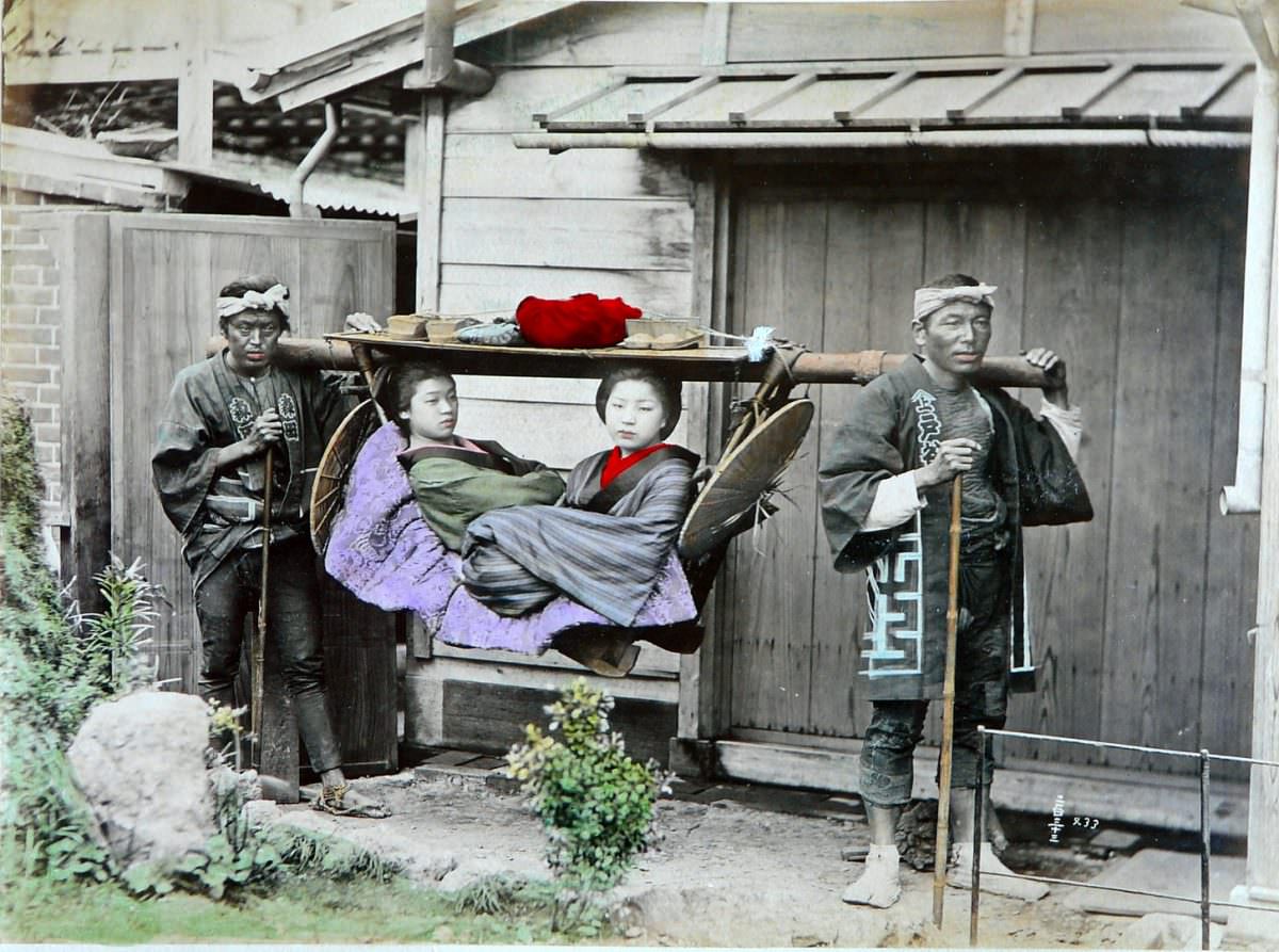 Adolfo Farsari’s Sensational Hand-Coloured Photographs of 19th Century Japan