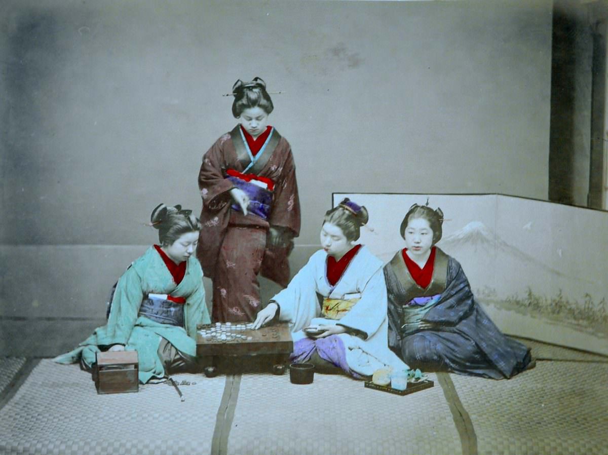 Adolfo Farsari’s Sensational Hand-Coloured Photographs of 19th Century Japan