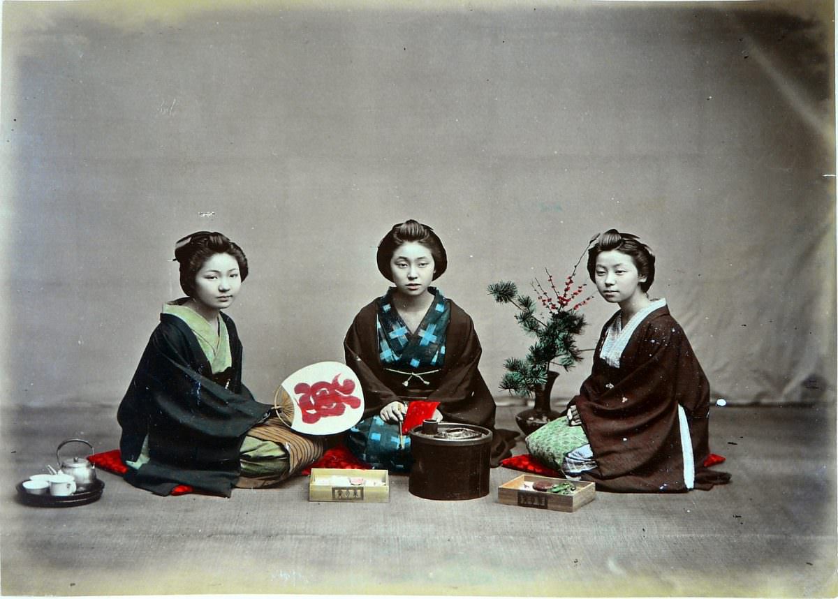 Adolfo Farsari’s Sensational Hand-Coloured Photographs of 19th Century Japan