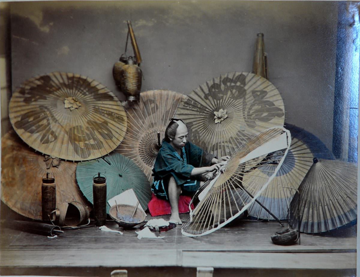 Adolfo Farsari’s Sensational Hand-Coloured Photographs of 19th Century Japan