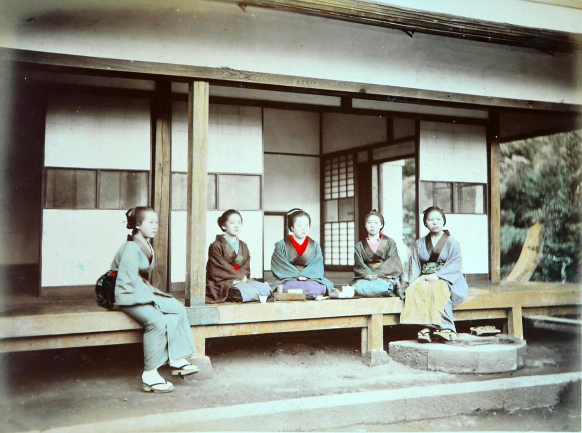 Adolfo Farsari’s Sensational Hand-Coloured Photographs of 19th Century Japan