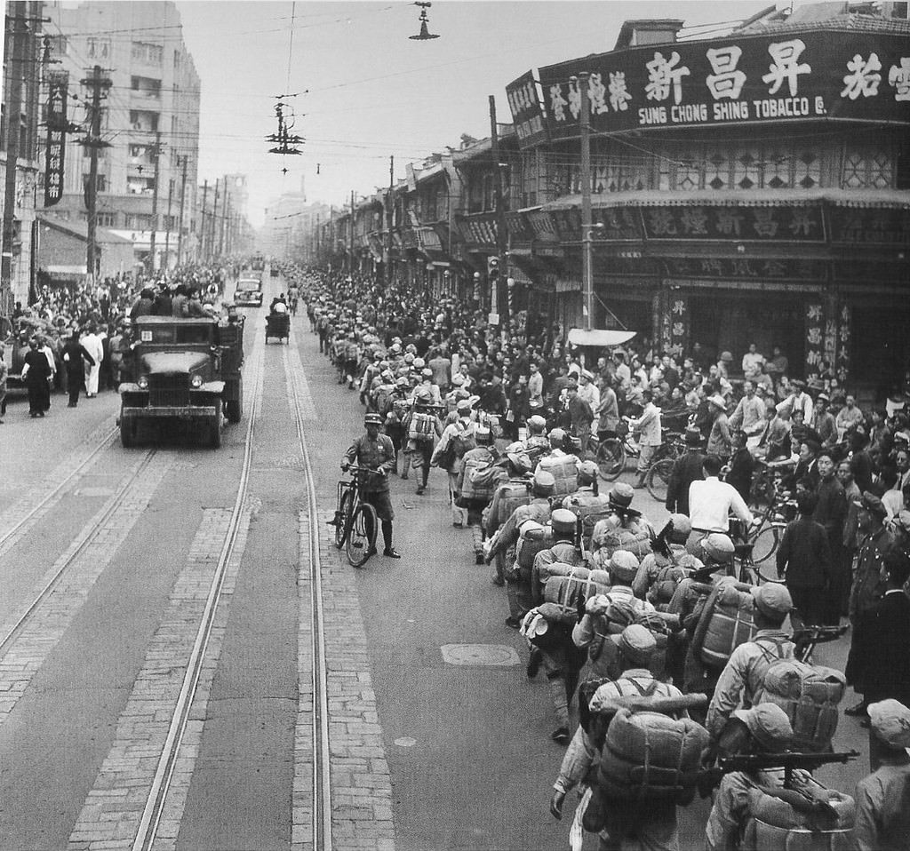 Rare Photos Capture the Last Days of Shanghai Before the Communist Revolution, 1947-1949