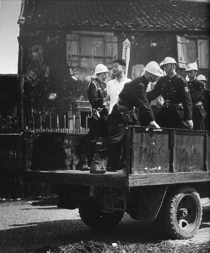 Rare Photos Capture the Last Days of Shanghai Before the Communist Revolution, 1947-1949