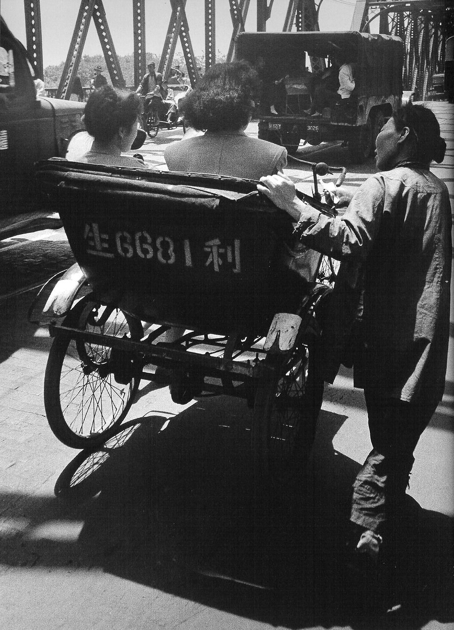 Rare Photos Capture the Last Days of Shanghai Before the Communist Revolution, 1947-1949