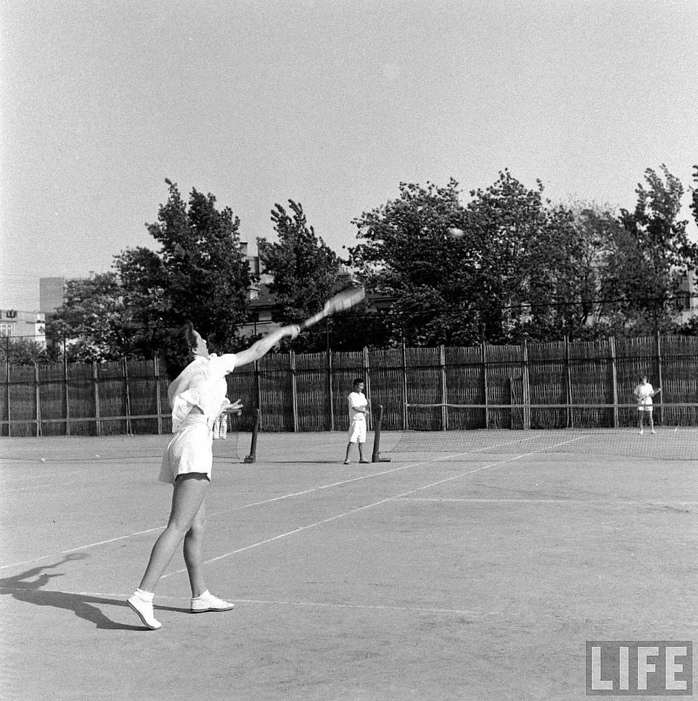 Rare Photos Capture the Last Days of Shanghai Before the Communist Revolution, 1947-1949