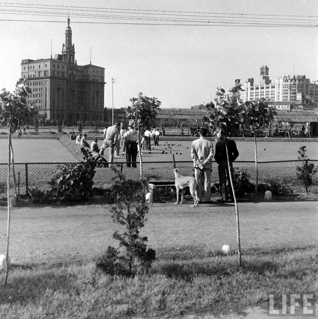 Rare Photos Capture the Last Days of Shanghai Before the Communist Revolution, 1947-1949