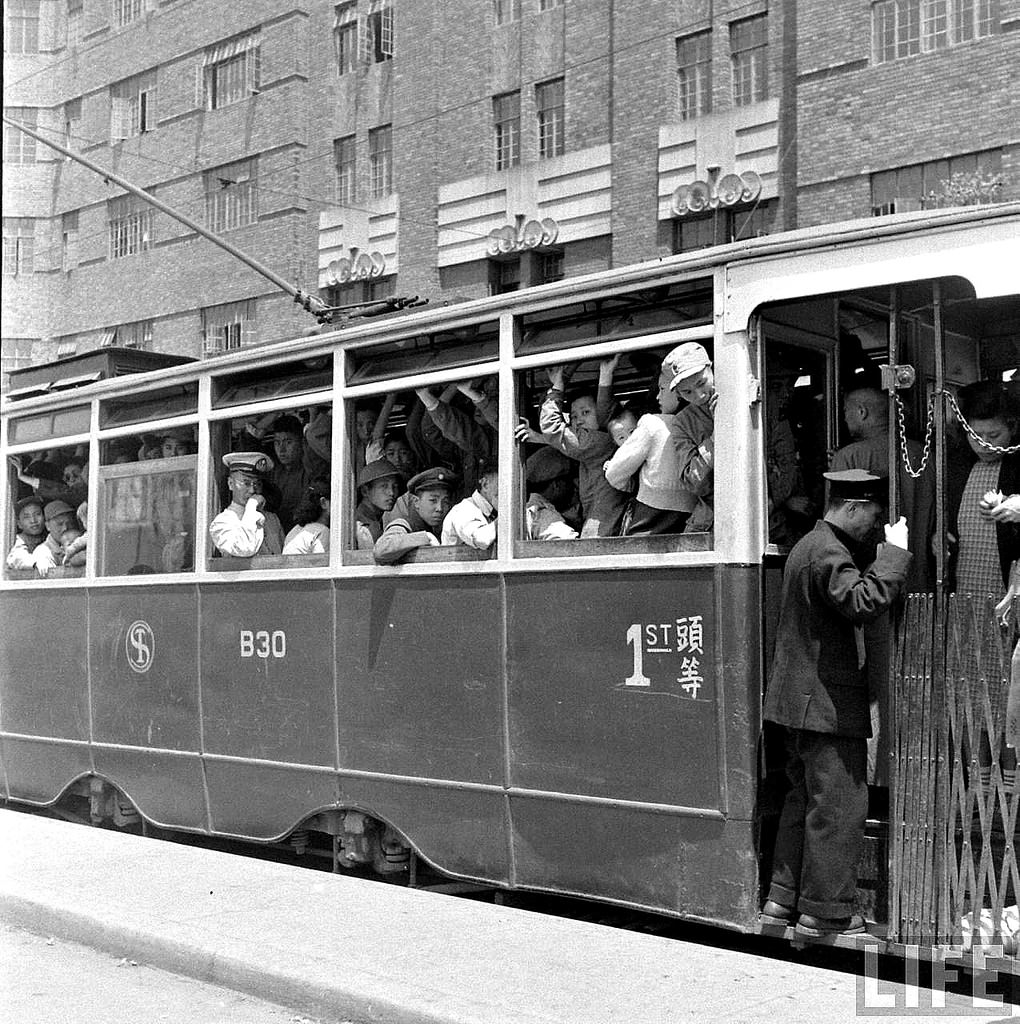 Rare Photos Capture the Last Days of Shanghai Before the Communist Revolution, 1947-1949