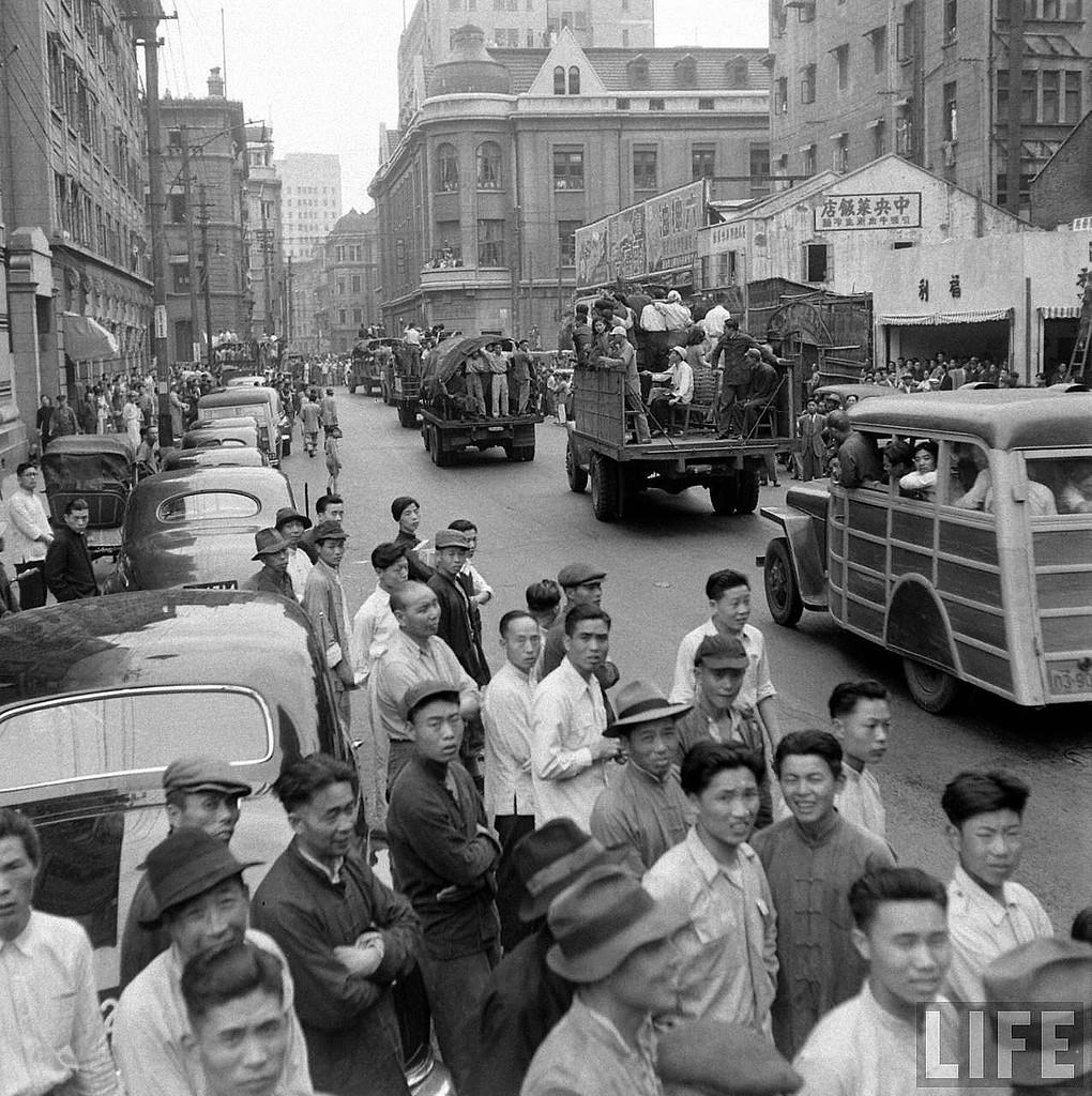 Rare Photos Capture the Last Days of Shanghai Before the Communist Revolution, 1947-1949