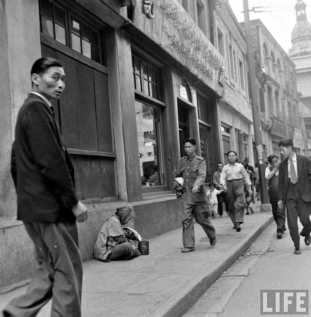 Rare Photos Capture the Last Days of Shanghai Before the Communist Revolution, 1947-1949