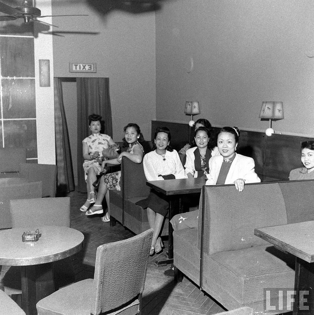 Rare Photos Capture the Last Days of Shanghai Before the Communist Revolution, 1947-1949