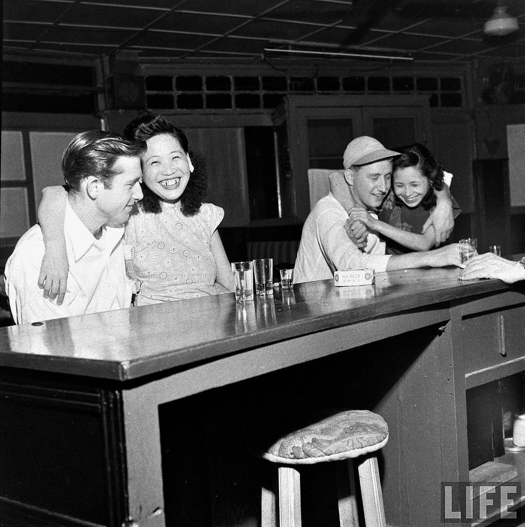 Rare Photos Capture the Last Days of Shanghai Before the Communist Revolution, 1947-1949