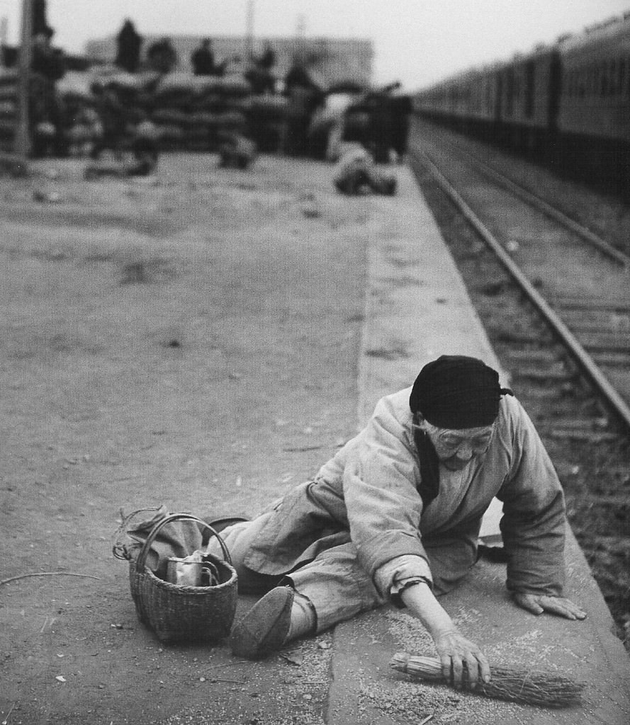 Rare Photos Capture the Last Days of Shanghai Before the Communist Revolution, 1947-1949