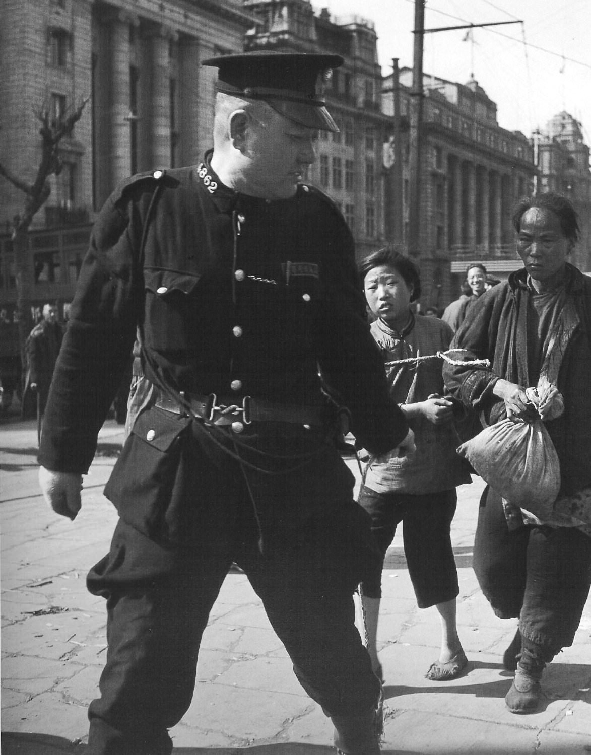 Rare Photos Capture the Last Days of Shanghai Before the Communist Revolution, 1947-1949