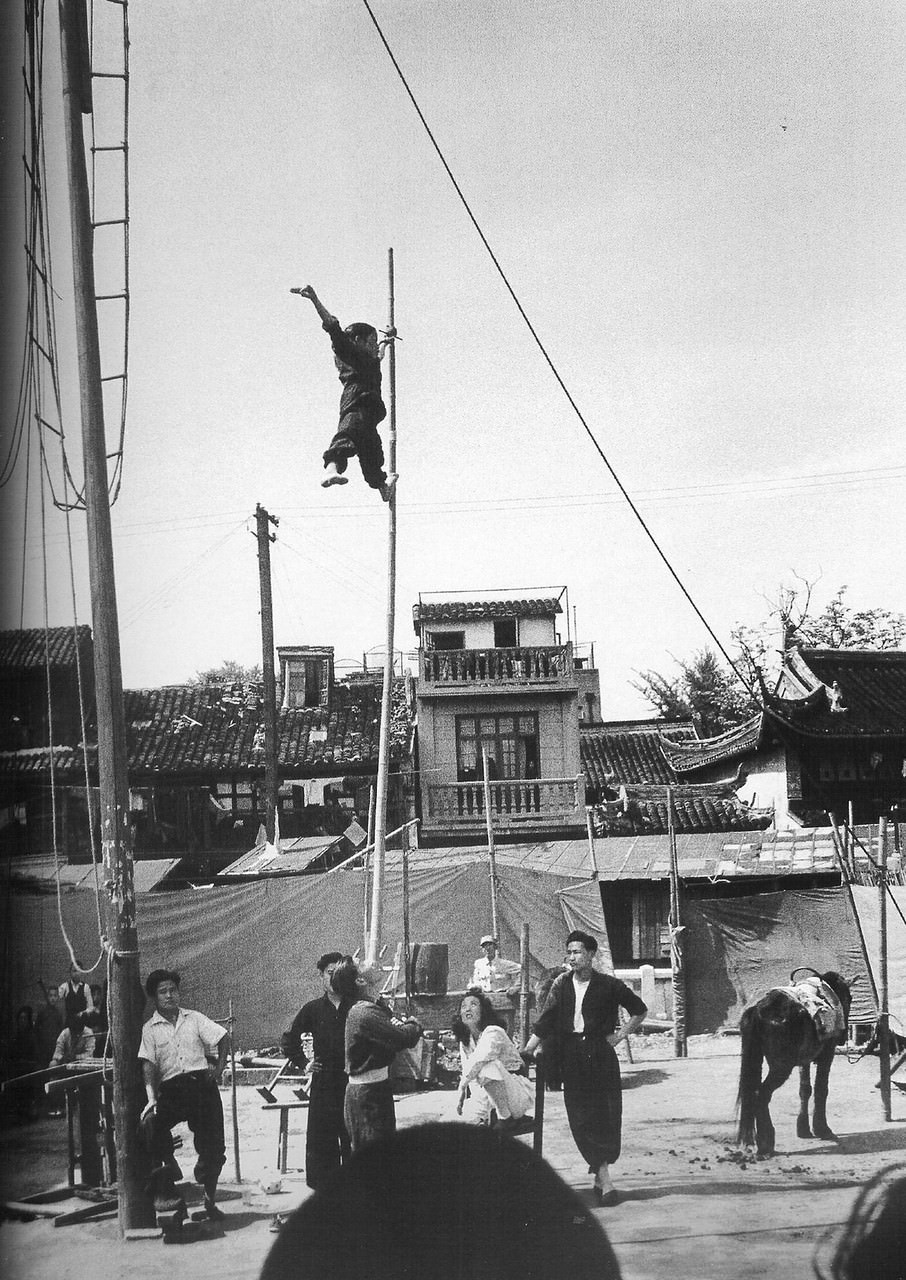 Rare Photos Capture the Last Days of Shanghai Before the Communist Revolution, 1947-1949