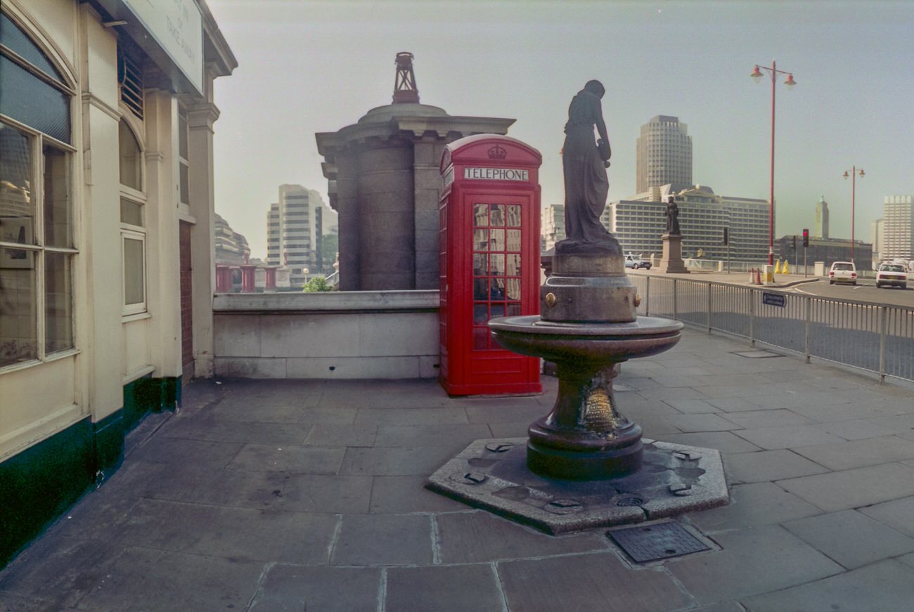 Blackfriars Bridge, City, 1992