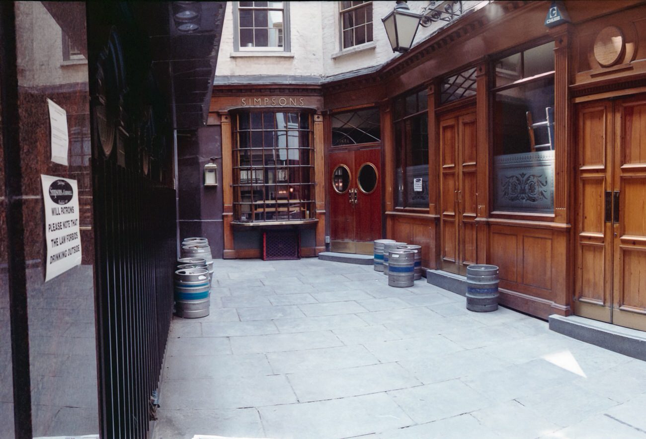 Simpsons, Chop House, Ball Court, City, 1992