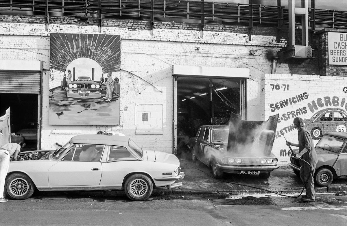 London Garages in the 1980s and 90s: A Nostalgic Look at Motoring's Gritty Heart