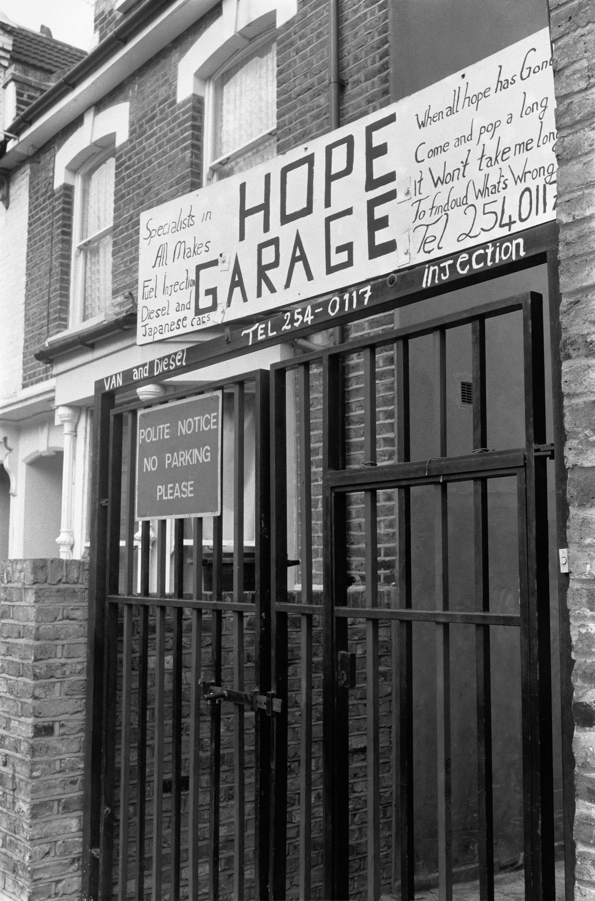 Hope Garage, Brighton Road, Stoke Newington, Hackney, 1989