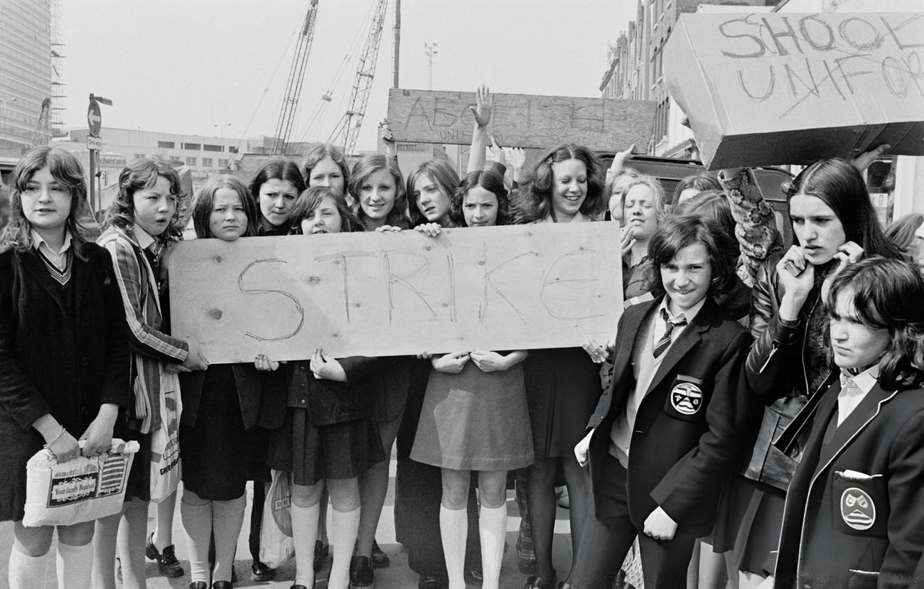 Male pupils of Rutherford School and female pupils of Sarah Siddons Comprehensive join forces to strike against caning, detention, uniforms and headmaster dictatorships, Marylebone, London, 1972.