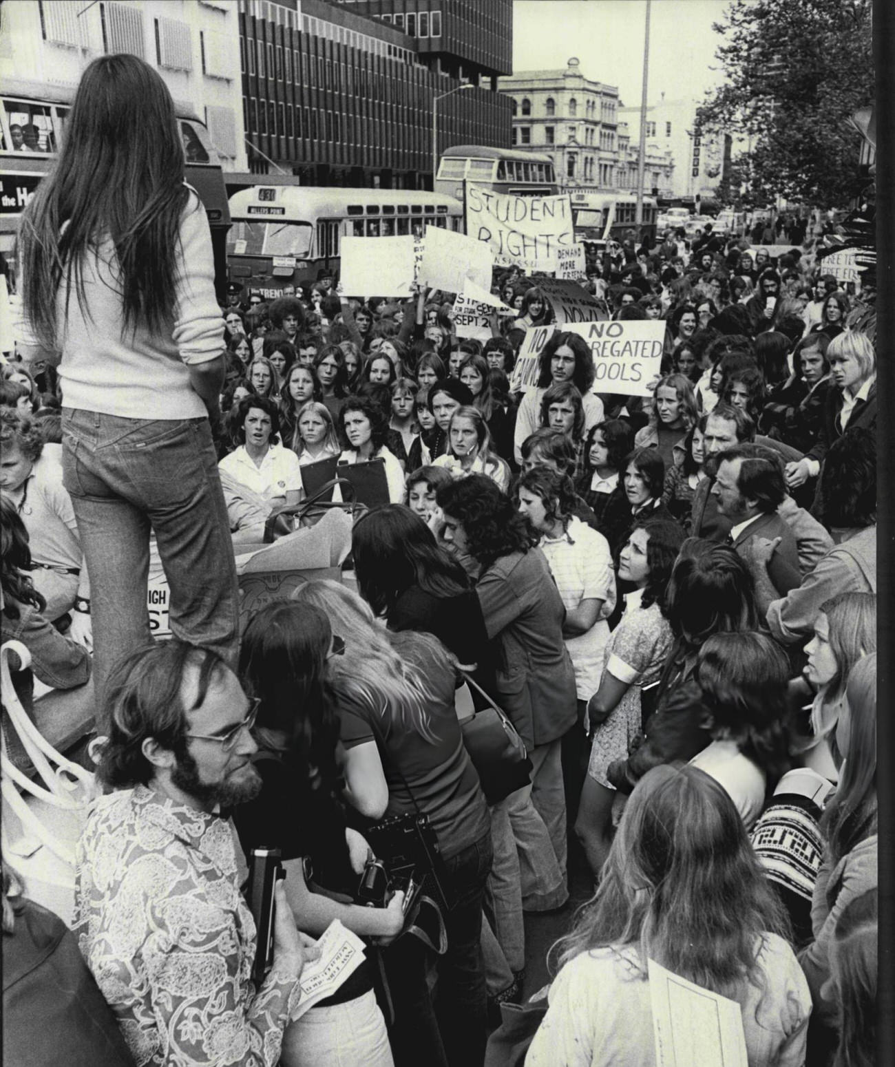 Several hundred striking high school students attended a meeting outside the Town Hall, before marching through the city to Parliament House, 1972.