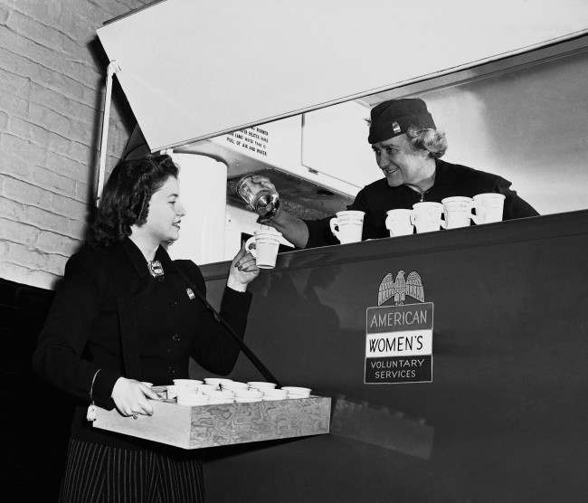 Mobile Canteens of World War II: How Hot Tea and Hope Fueled Soldiers on the Front Lines and Civilians