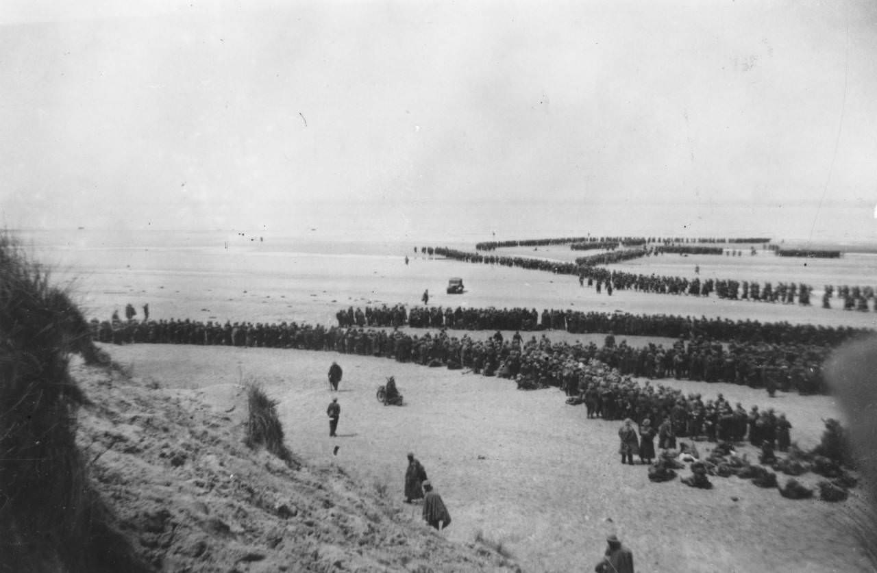 Thousands of soldiers line up to be evacuated from Dunkirk. Of the 250,000 British troops (the British Expeditionary Force) stranded at Dunkirk after the fall of Belgium, 30,000 were lost in the heroic rescue, as well as all their equipment, 1940.