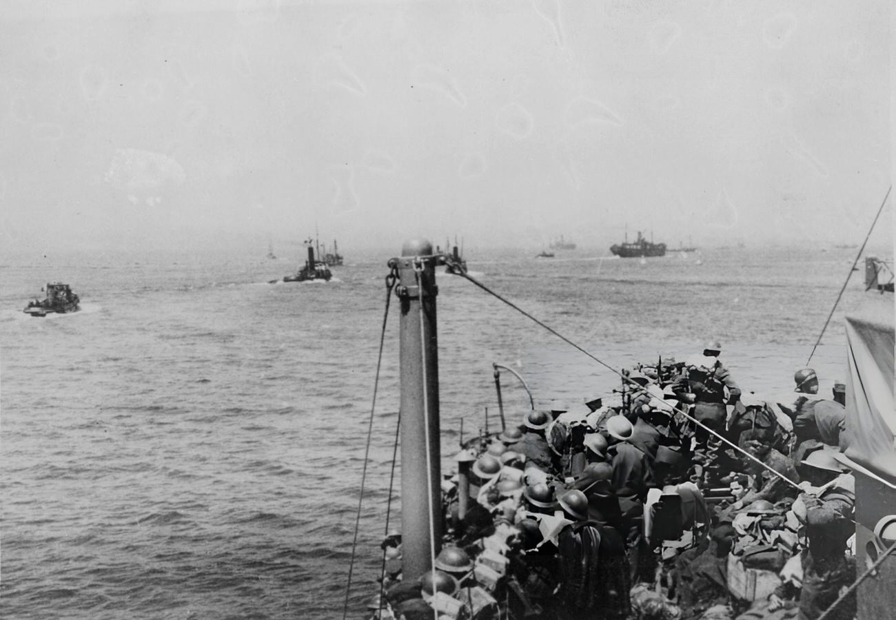 Ships carrying members of the BEF leaving Dunkirk during the evacuation of British troops, 1940.